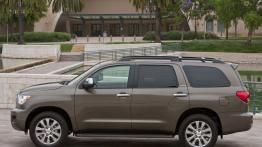 Toyota Sequoia II