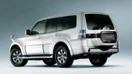 Odświeżony Mitsubishi Pajero pokazany w Japonii