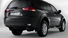 Mitsubishi Pajero Sport II - widok z tyłu