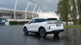 Porównanie: Omoda 9 Super Hybrid vs Audi Q5 e-hybrid quattro. Połączenie osiągów i ekonomii