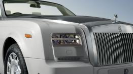 Rolls-Royce Phantom Drophead Coupe Series II - prawy przedni reflektor - wyłączony