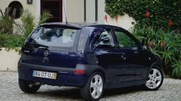 Opel Corsa III - widok z tyłu
