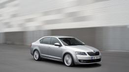 Skoda Octavia III - prawy bok