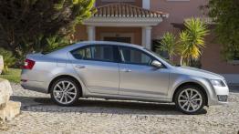 Skoda Octavia III - prawy bok