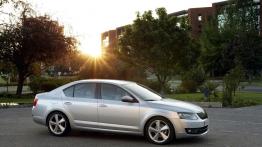 Skoda Octavia III - prawy bok