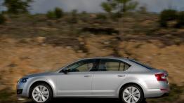 Skoda Octavia III - lewy bok