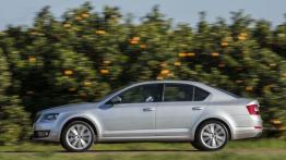 Skoda Octavia III - lewy bok