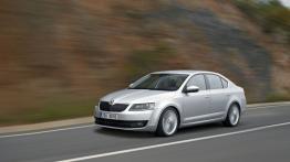 Skoda Octavia III - lewy bok