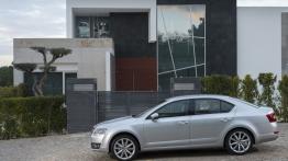 Skoda Octavia III - lewy bok