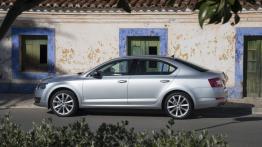 Skoda Octavia III - lewy bok