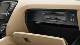 Skoda Octavia III - schowek przedni otwarty