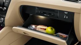 Skoda Octavia III - schowek przedni otwarty