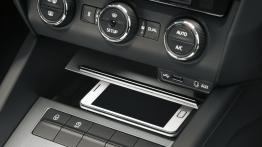 Skoda Octavia III - konsola środkowa