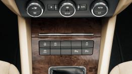 Skoda Octavia III - konsola środkowa