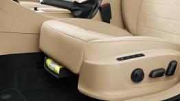 Skoda Octavia III - fotel kierowcy, widok z przodu