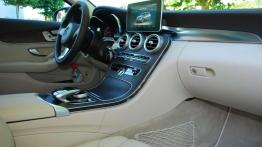 Mercedes Klasa C Kombi - luksus, gwiazda i duży bagażnik