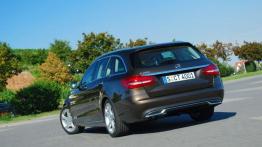 Mercedes Klasa C Kombi - luksus, gwiazda i duży bagażnik
