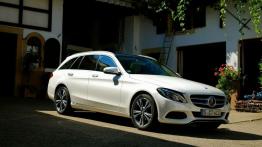 Mercedes Klasa C Kombi - luksus, gwiazda i duży bagażnik