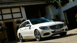 Mercedes Klasa C Kombi - luksus, gwiazda i duży bagażnik