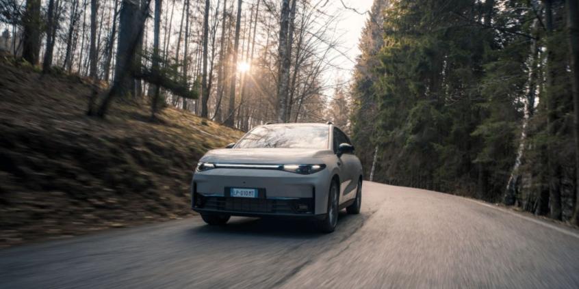 Leapmotor C10 przeszedł dużą aktualizację. Większy zasięg i nowa elektronika