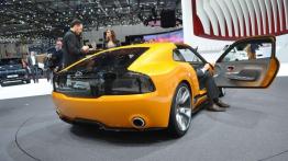 Kia GT4 Stinger Concept - żółty batmobil