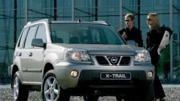 Nissan X-Trail - widok z przodu