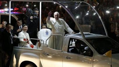 Isuzu D-Max jako papamobile