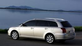 Toyota Avensis - lewy bok