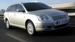 Toyota Avensis - widok z przodu