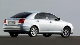 Toyota Avensis - prawy bok