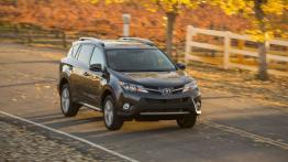 Toyota RAV4 IV - widok z przodu