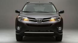 Toyota RAV4 IV - przód - reflektory włączone