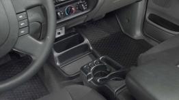 Ford Ranger IV - tunel środkowy między fotelami