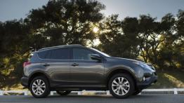 Toyota RAV4 IV - prawy bok