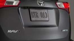 Toyota RAV4 IV - tył - inne ujęcie