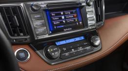 Toyota RAV4 IV - konsola środkowa