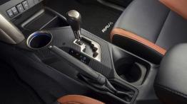 Toyota RAV4 IV - tunel środkowy między fotelami