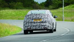 Honda Civic IX - pokonywanie zakrętów