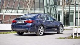Infiniti Q70 - japoński prestiż