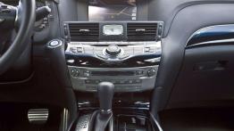 Infiniti Q70 - japoński prestiż