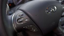 Infiniti Q70 - japoński prestiż