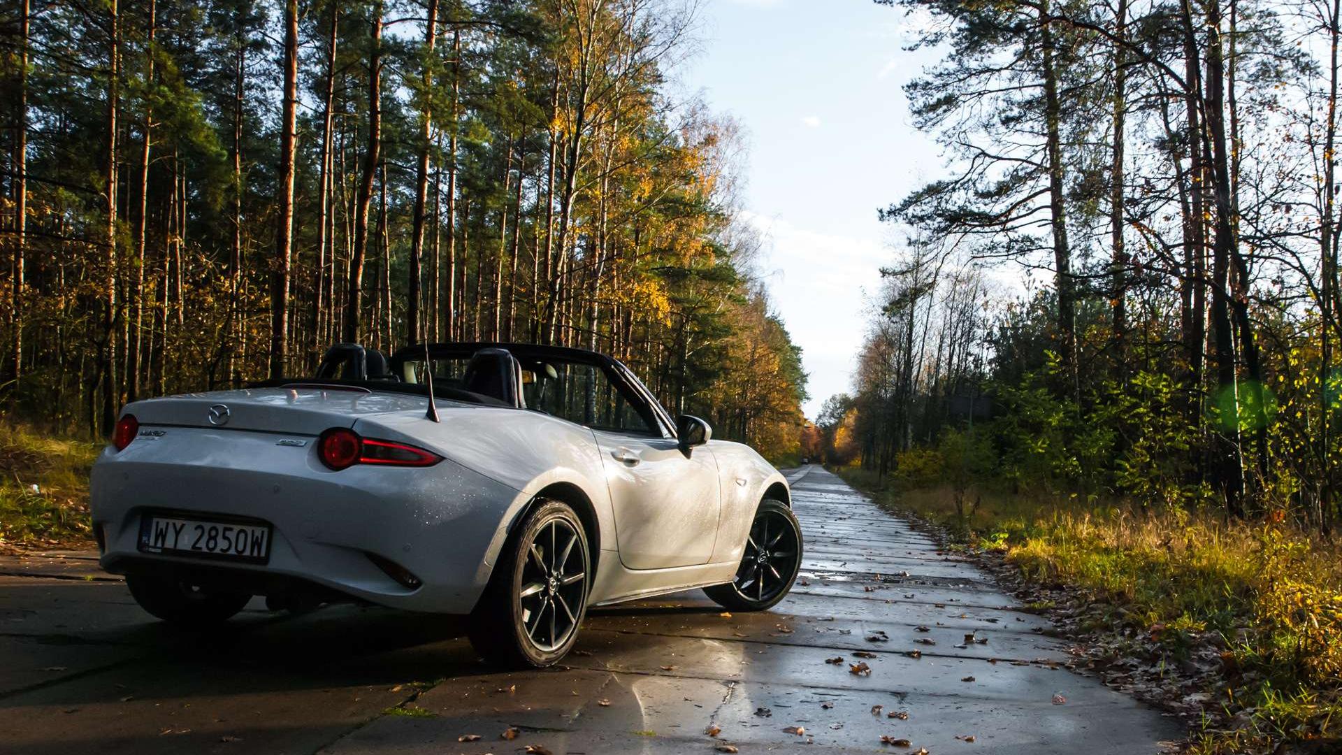 Mazda MX5 listopadowe wiraże • AutoCentrum.pl
