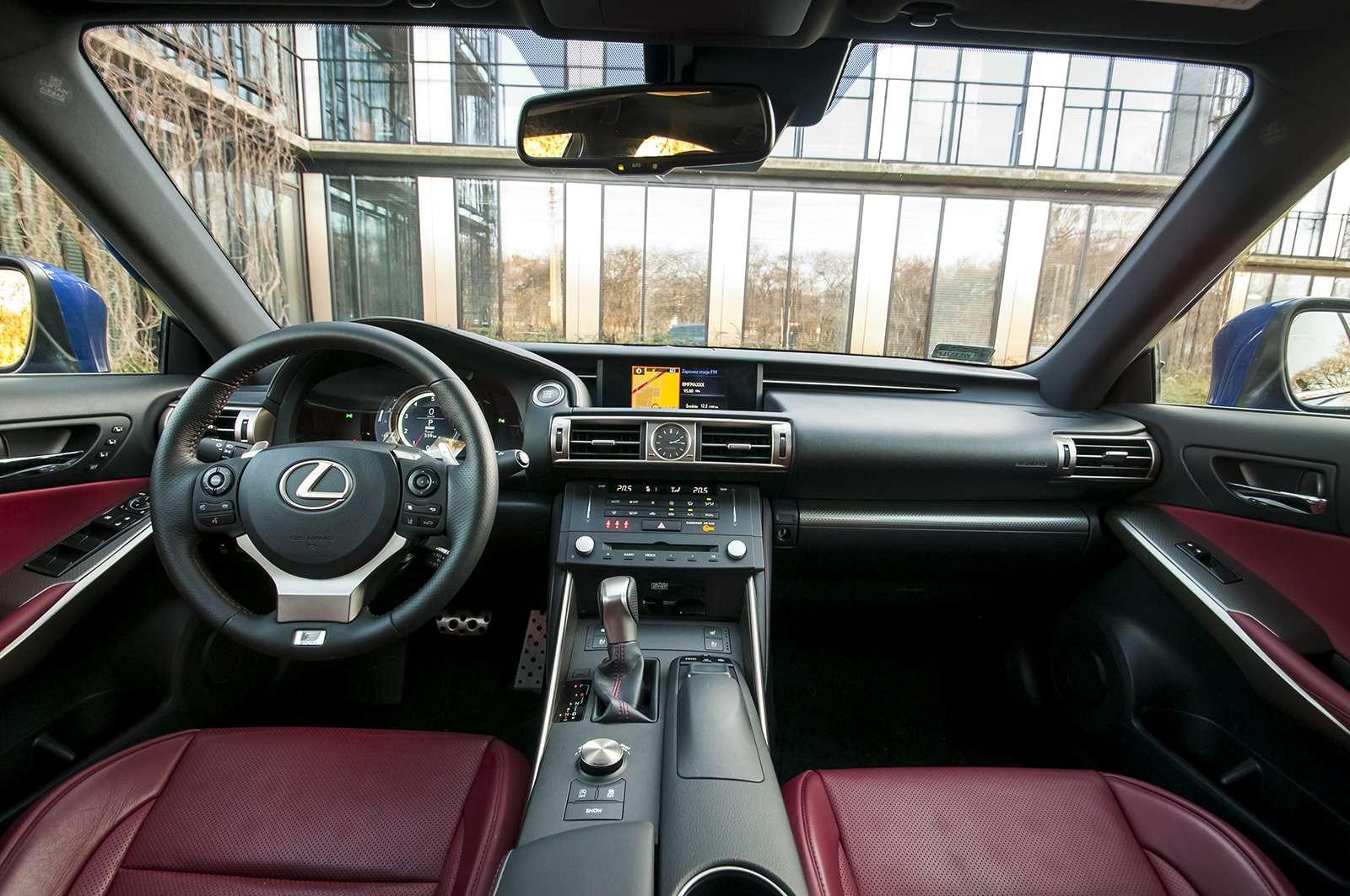 Lexus IS 200t wojownik o gołębim sercu • AutoCentrum.pl