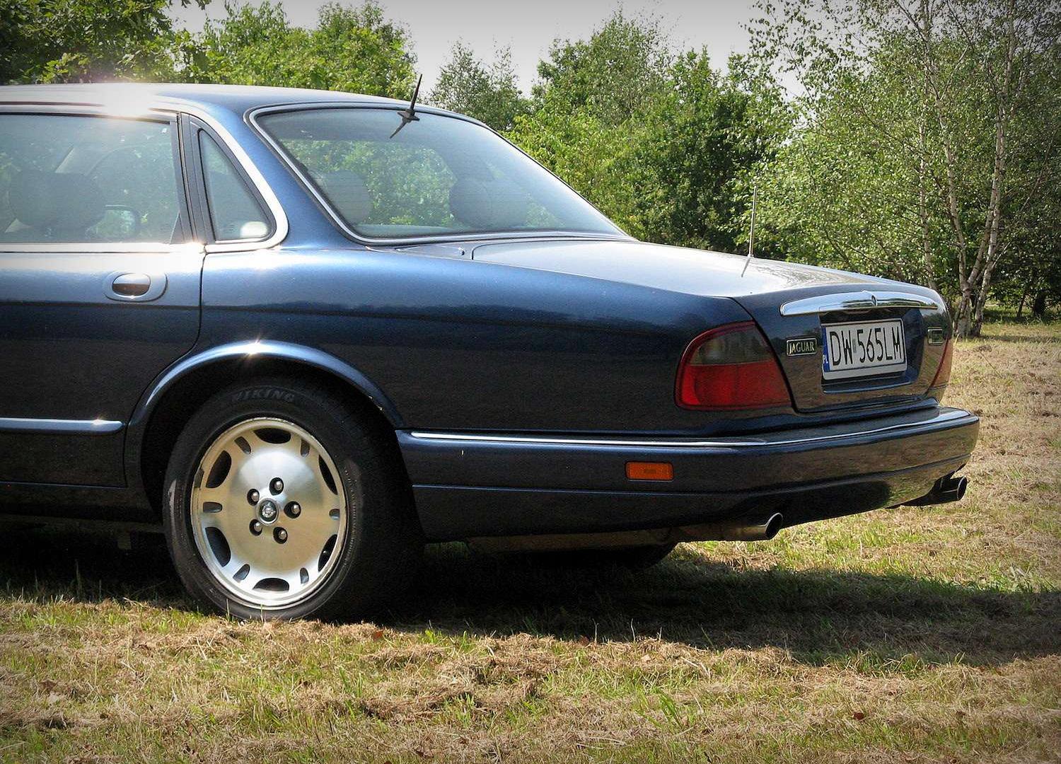 Jaguar xj x300