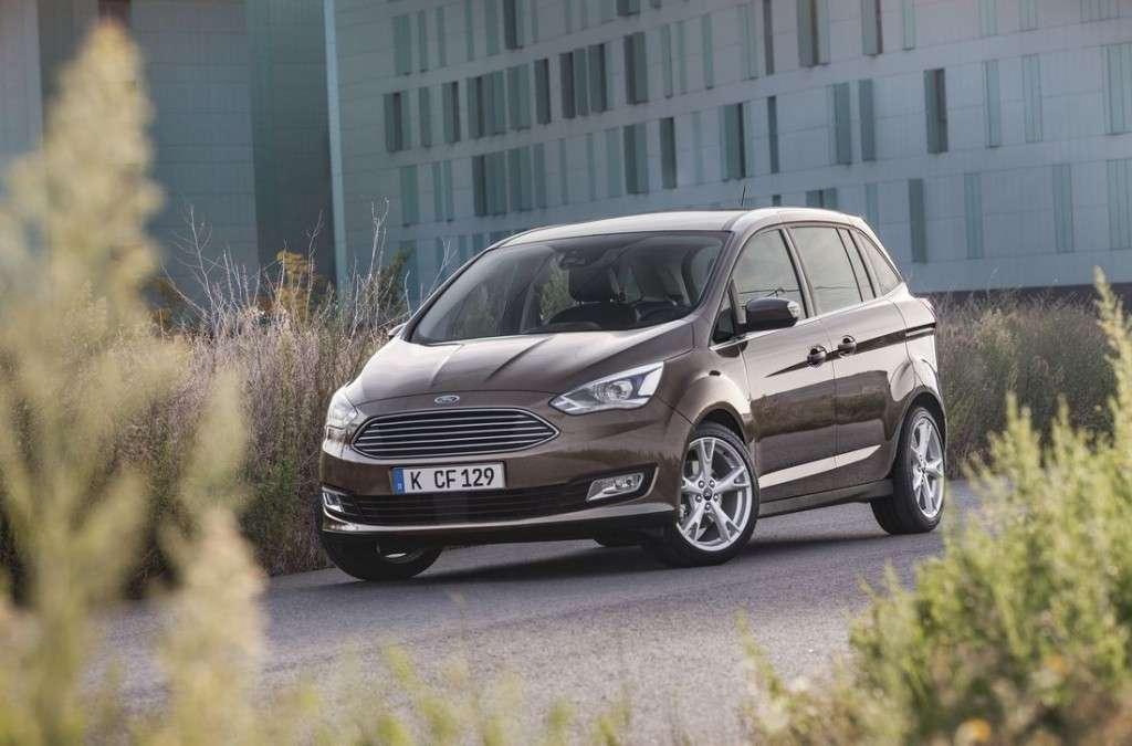 Volkswagen Touran kontra konkurenci • AutoCentrum.pl