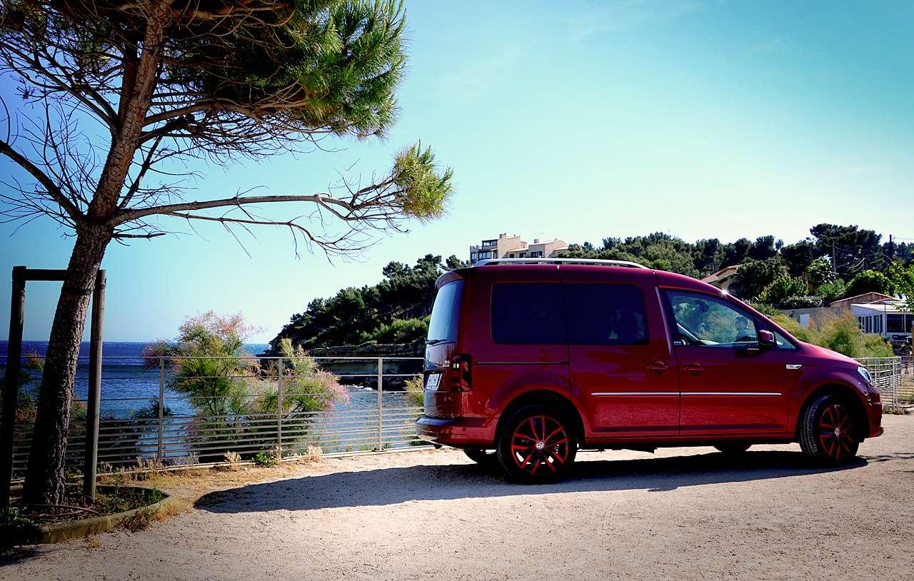 Volkswagen Caddy pracowniczy dress code • AutoCentrum.pl