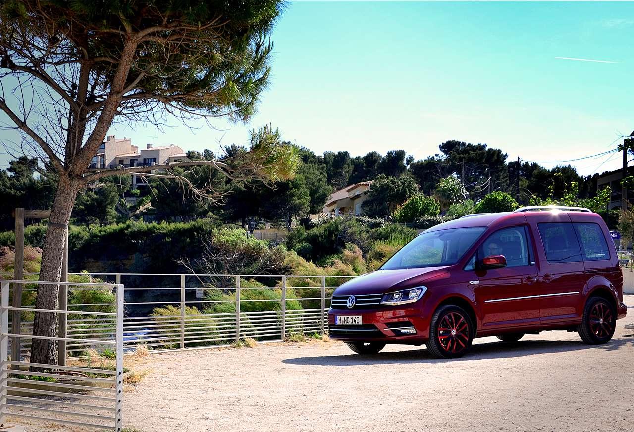 Volkswagen Caddy pracowniczy dress code • AutoCentrum.pl