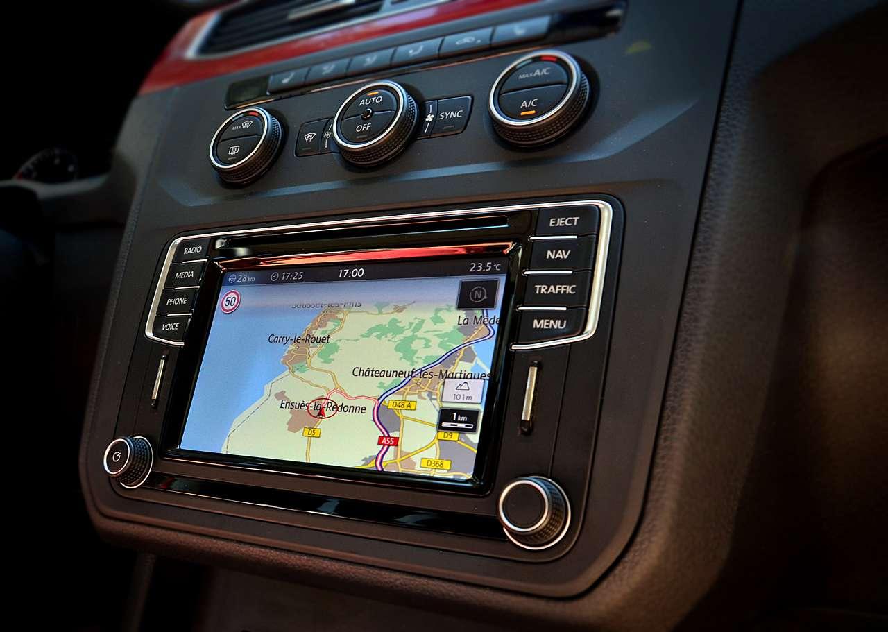 Volkswagen Caddy pracowniczy dress code • AutoCentrum.pl