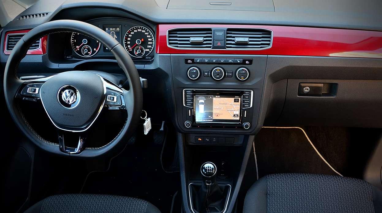 Volkswagen Caddy pracowniczy dress code • AutoCentrum.pl