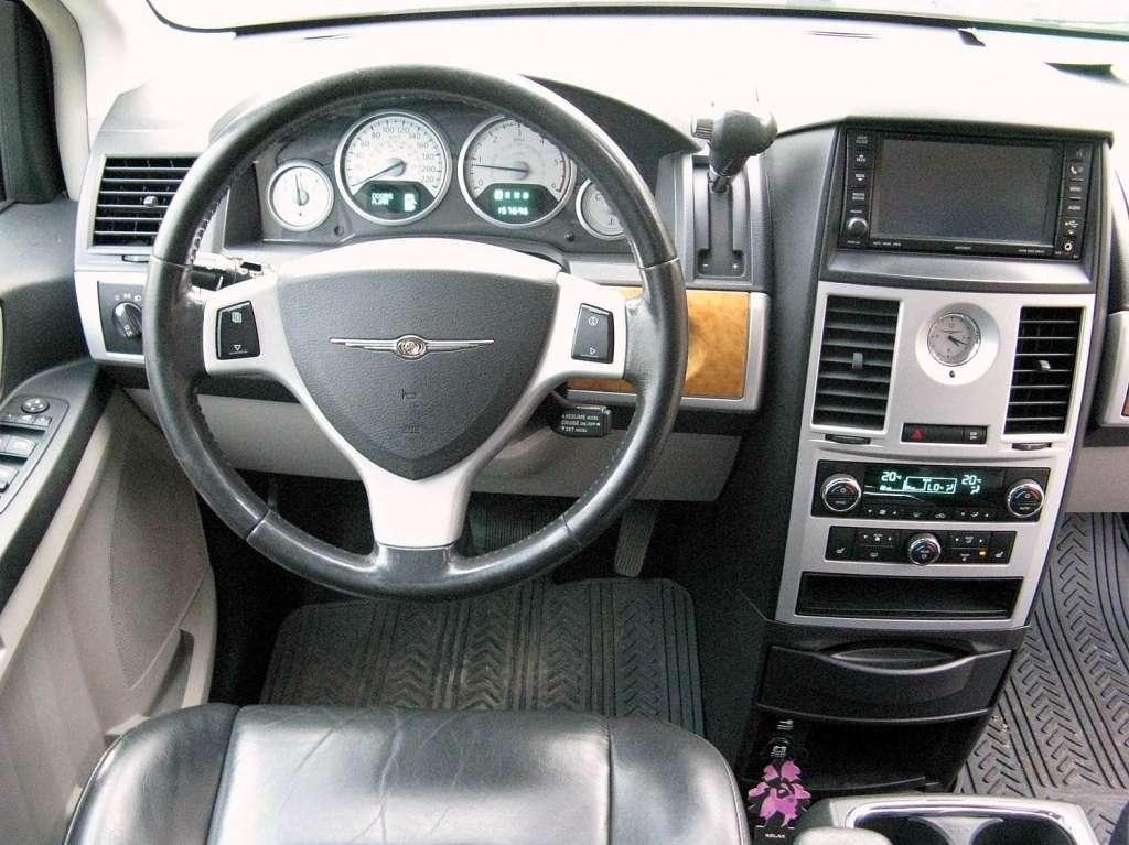 Rose color escape Ale Chrysler Grand Voyager V - europejski czy amerykański? • AutoCentrum.pl